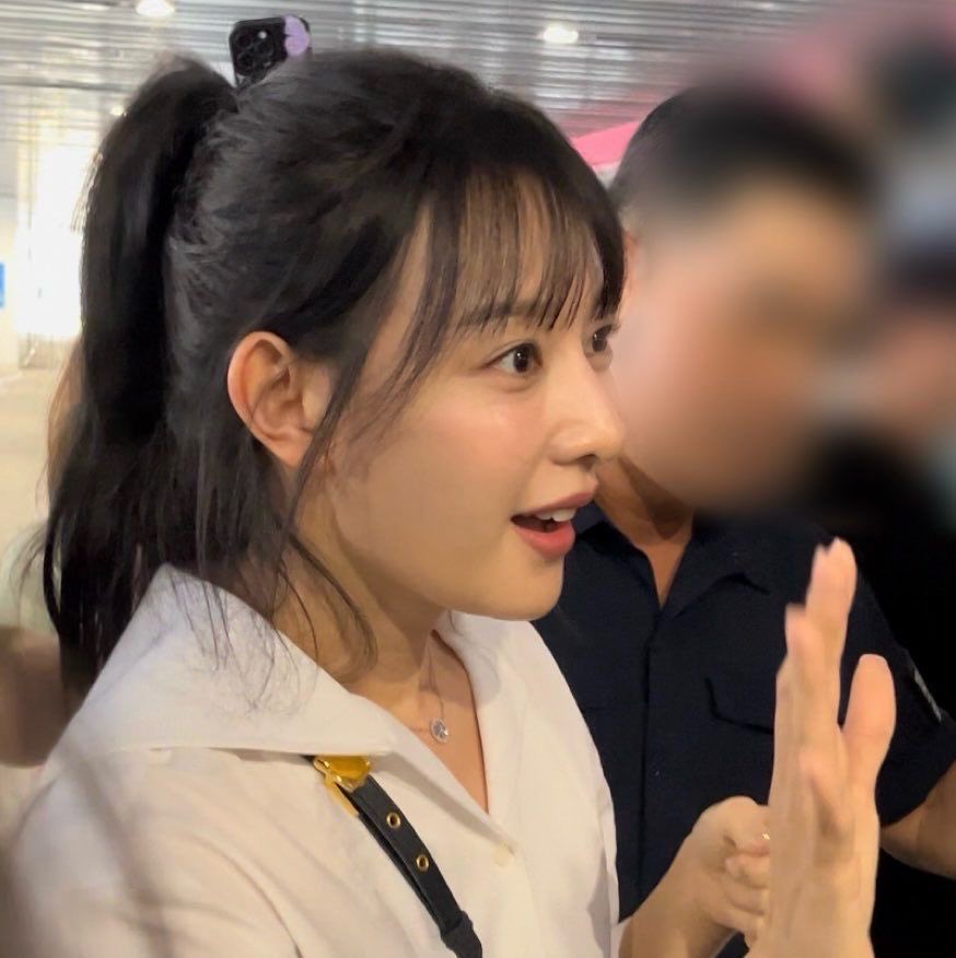 92geewonnini's tweet photo. 김지원 폰카 진짜 말 안되긴 한다•••• https://t.co/3A1gT1xp6V