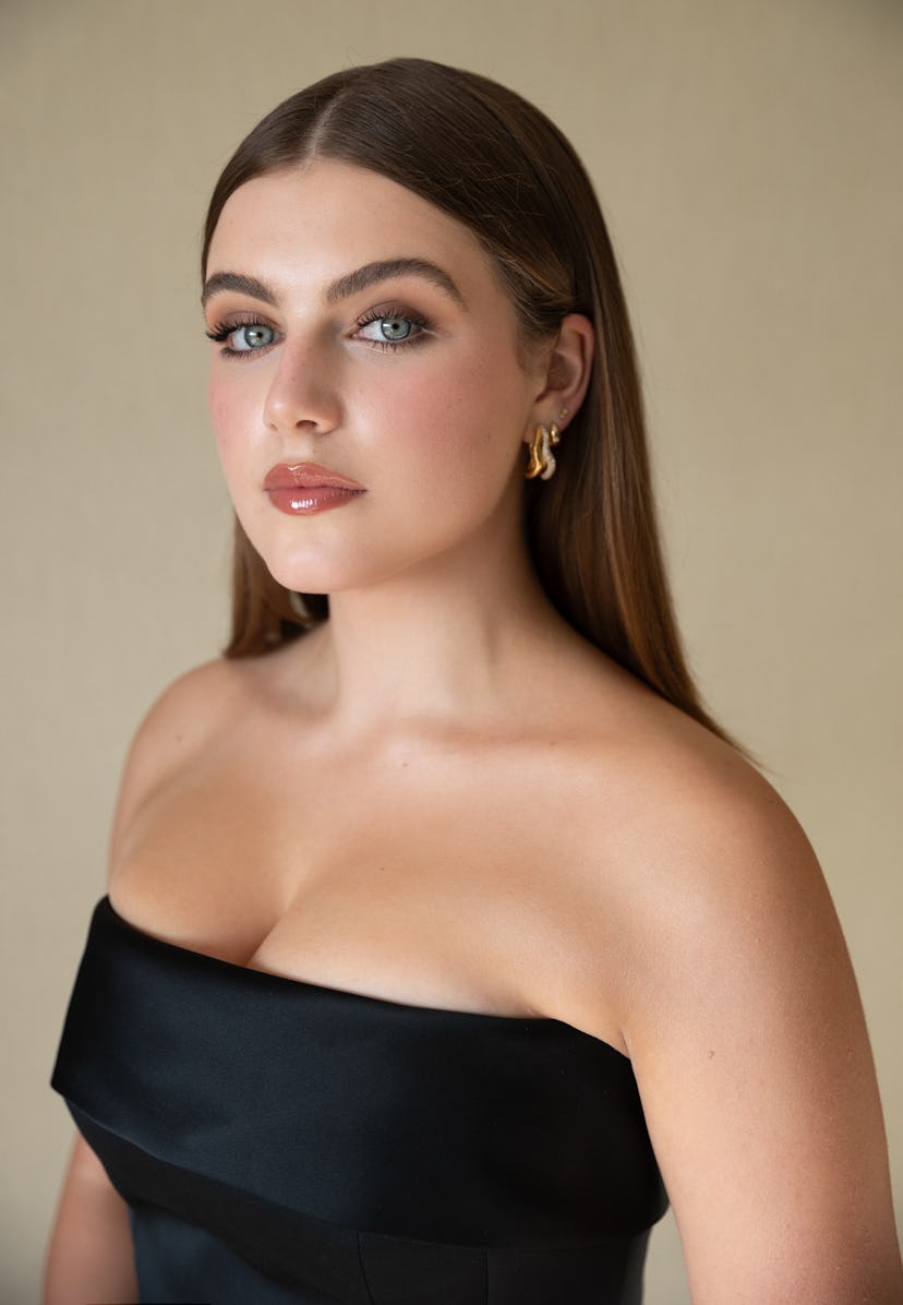 wtf_praveen's tweet photo. I'm the only one who loves side character over main in the series of OFF CAMPUS.

Allie Hayes >>>>>> Hannah Wells https://t.co/ARRVsqGZg2