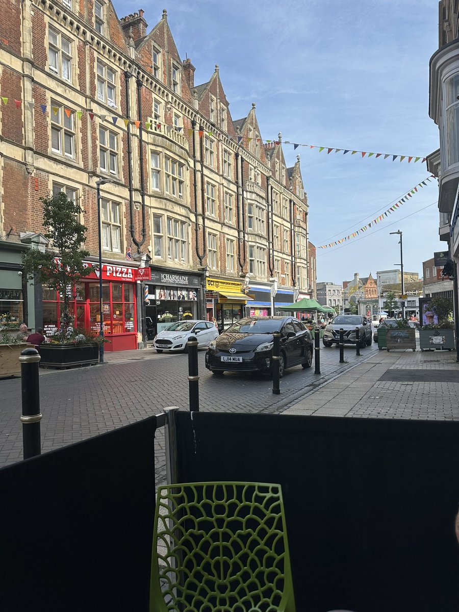 DoverdownsR's tweet photo. #labour #dover madness no parking control #pedestrian high street mid afternoon saturday - plus20 cars driving into pedestrian area insane! @KentPoliceDover #doverparkingNOcontrol @DoverMercury @MikeTappTweets https://t.co/UA9SdGHRtK