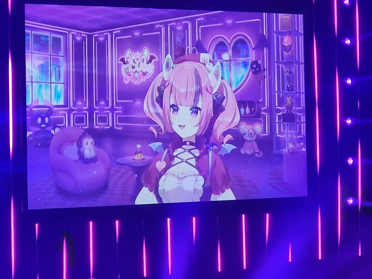 SasuHimura's tweet photo. @ironmouse Thank you for being there. We love you. https://t.co/vBOKQWqm39
