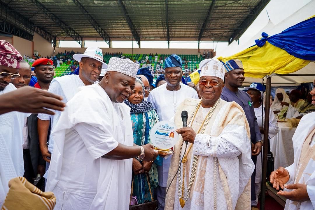 ladiadebutu's tweet photo. I am deeply grateful and honoured to receive the Award of Excellence presented by the National Egba Muslim Community.

This recognition is particularly meaningful to me because it comes from a community whose growth, welfare, and development I have remained committed to over the years. I accept this award with humility and dedicate it to everyone who continues to support our shared vision of a more united, prosperous, and inclusive Egbaland.

Today's event was also an opportunity to reaffirm that commitment through an additional donation of ₦100 million towards the construction of new buildings at the Egba Central Mosque, Kobiti. Supporting worthy causes that strengthen our communities and promote religious harmony will always remain close to my heart.

I am equally encouraged by the generosity displayed by members of our team and other well-meaning individuals who also contributed to the project. Together, we can achieve so much more for our people.

My sincere appreciation to the Egba Muslim Community, the Ariya Odun Committee, our revered traditional rulers, religious leaders, and everyone who made the occasion a memorable one.

May Almighty Allah continue to bless our land with peace, progress, and abundance.

Thank you, and may God bless Egbaland.