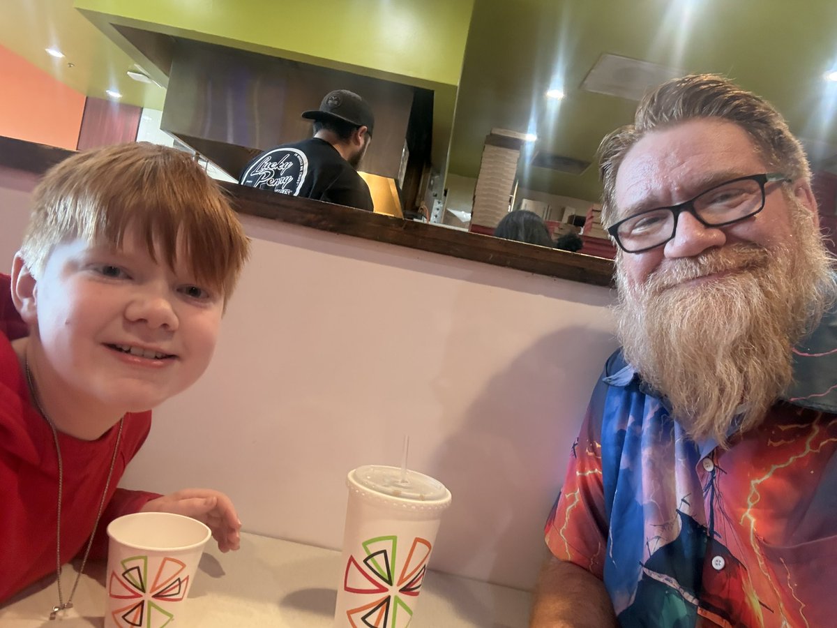 justinruff's tweet photo. Dinner with one of my favorite people. The best way to spend a birthday eve. https://t.co/XPm7hrbr3C