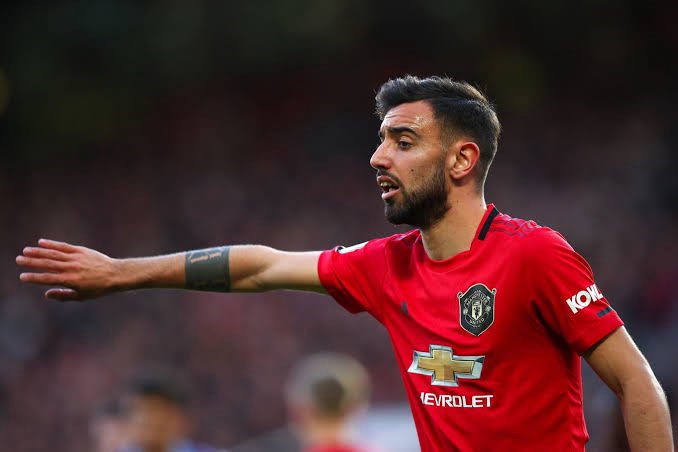 EquipaSporting's tweet photo. A falar com amigos sobre esta final, sobre Gyokeres e sobre Sporting, apercebi-me disto:

- Gyokeres na sua primeira época completa em Inglaterra participou em 25 golos.

- Bruno Fernandes nos primeiros 4 meses participou em 20 golos.

Absurdo. https://t.co/E82hIkAHlK
