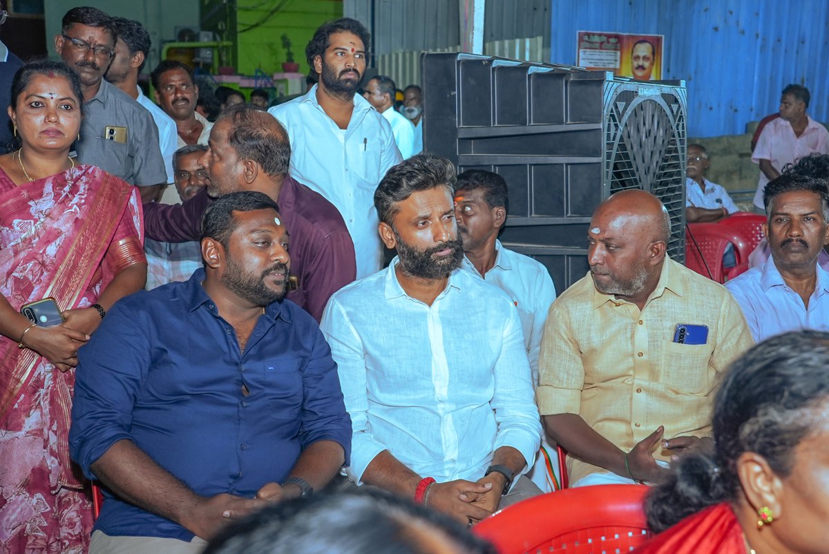 SuryahSG's tweet photo. Deeply pained by the demise of Thiru.M.Pratheepkumar, father of BJP Chennai West District Former General Secretary Thiru.M.P.Nareshkumar.

Visited their residence and opened his portrait today. My heartfelt condolences to Nareshkumar and his grieving family. 

Om Shanti.

பா.ஜ.க சென்னை மேற்கு மாவட்ட முன்னாள் பொதுச்செயலாளர் திரு.M.P.நரேஷ்குமாரின் தந்தை திரு.M.பிரதீப்குமார் அவர்கள் இயற்கை எய்திய செய்தியறிந்து மிகுந்த வேதனை அடைந்தேன்.

இன்று அவரது இல்லத்திற்கு நேரில் சென்று, அன்னாரது திருவுருவப் படத்தைத் திறந்து வைத்து அஞ்சலி செலுத்தினேன். தந்தையை இழந்து வாடும் திரு.நரேஷ்குமார் மற்றும் அவரது குடும்பத்தினருக்கு எனது ஆழ்ந்த இரங்கலையும் ஆறுதலையும் தெரிவித்துக் கொள்கிறேன். 

ஓம் சாந்தி!