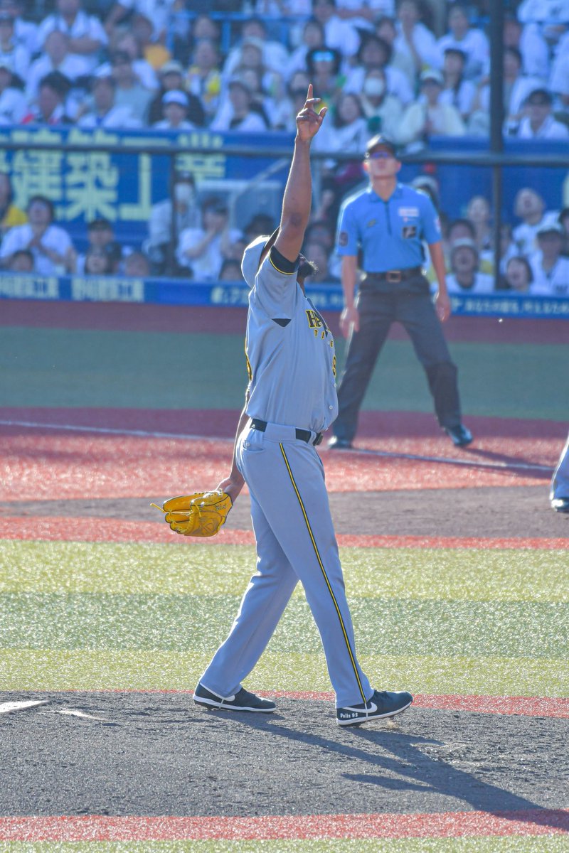 ht055165's tweet photo. ドリスめっちゃでっかい☺️
連勤お疲れ様です⚾️⚾️ https://t.co/FYQFvckJxi