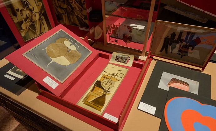 TimKHolman1's tweet photo. An ironic and intimate diary from the 61st Venice Art Biennale. https://t.co/bk2WMxn2QE #diary #Biennale https://t.co/UhRq4kAhoV