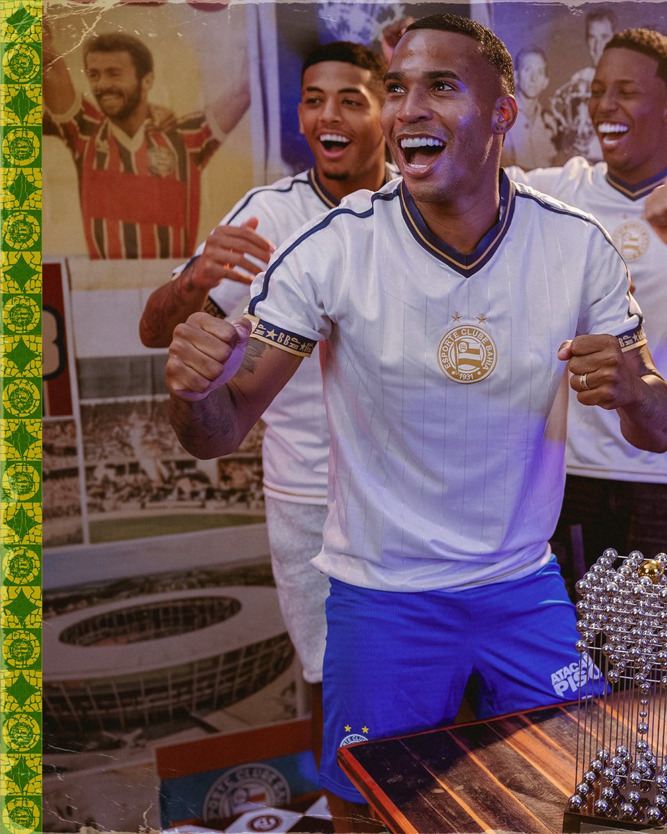 ecbahia's tweet photo. 🔍 DETALHES DA CAMISA!

Sócios sorteados participaram da gravação do novo manto, que entrará em campo hoje, com atletas do Esquadrão. #CamisaDoSócio #AssociouBrocou #BBMP https://t.co/8zU6CA7ksF
