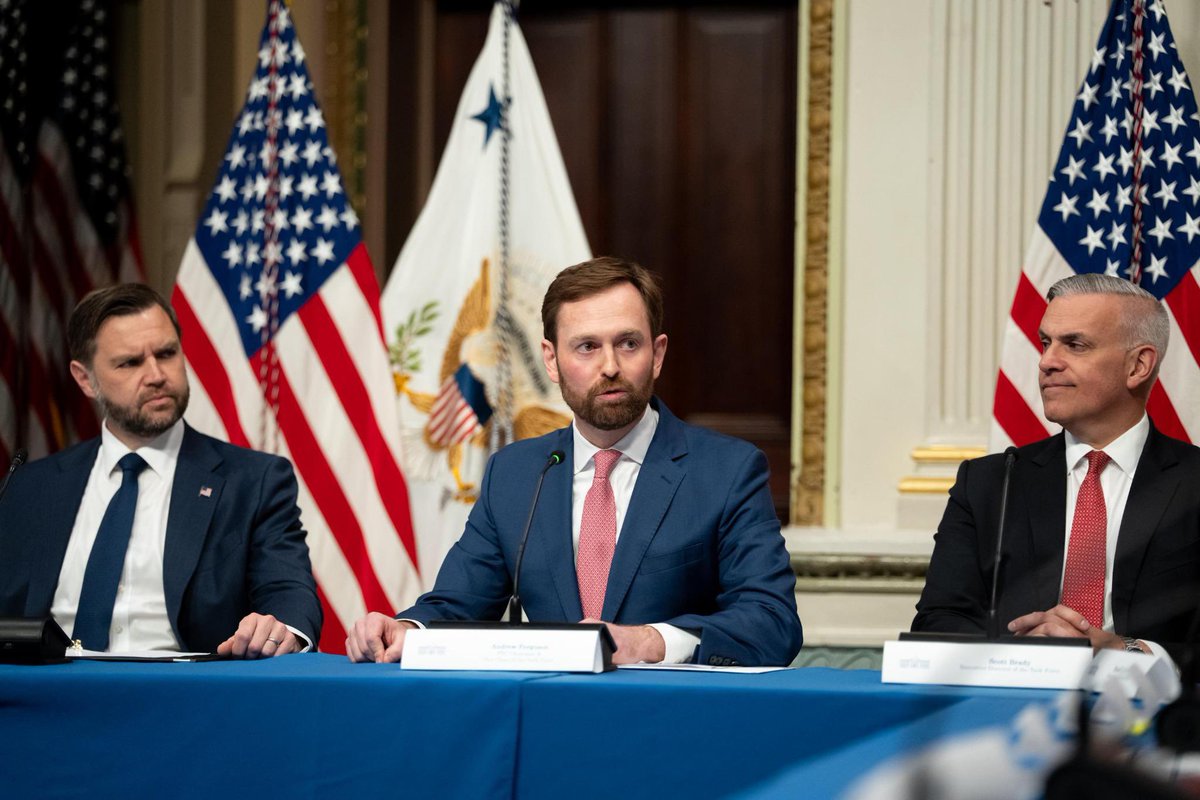ScottBradyPA's tweet photo. This week, @VP Vance chaired a roundtable of attorneys general from around the country. State AGs will play a vital role prosecuting fraudsters and protecting Americans. 🚨💪 https://t.co/8lvGSorHtV