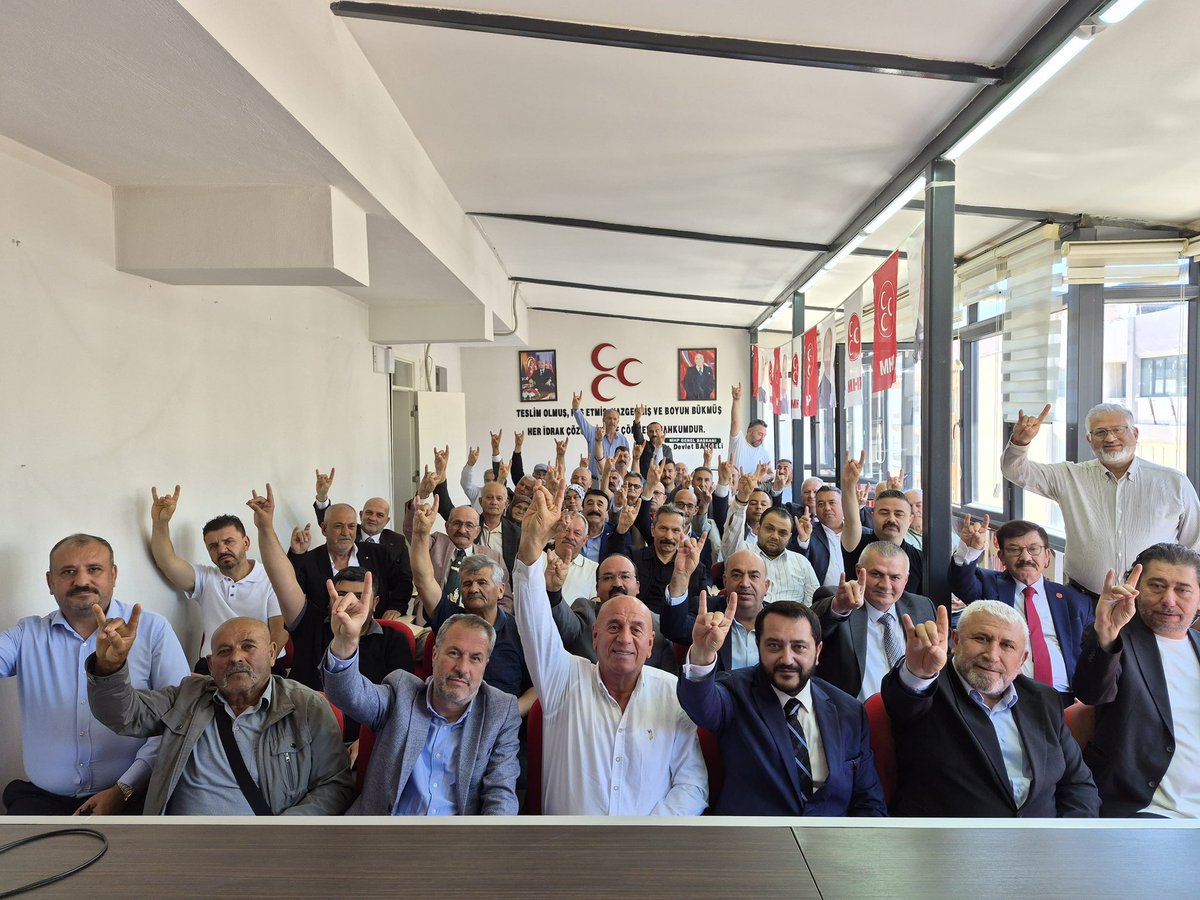 AvMehmetAliYlmz's tweet photo. İl Başkanlığımızda dava arkadaşlarımızla bayramlaştık.
#MHP #Denizli https://t.co/NcTUVfs3Lk