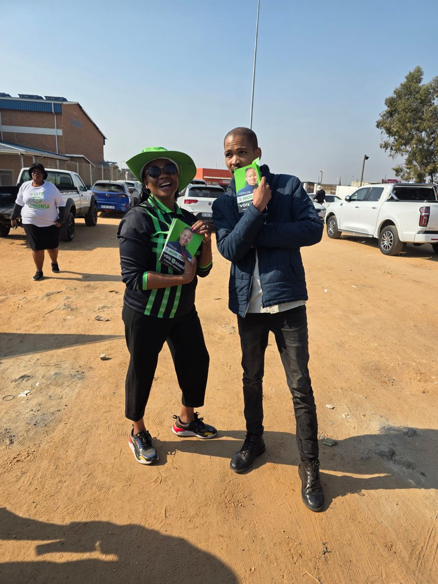 TshwaneActionsa's tweet photo. 💚 KHUPHUKA ACTIONSA 💚 #Mogomatšhemong the young ones seized the opportunity and showcased their skills to the People's Mayor #DrNasiphiMoyaForMayor #5MOREYEARS #fivemoreyears ko Olievenhoutbosch. https://t.co/ORS8TPJUvn