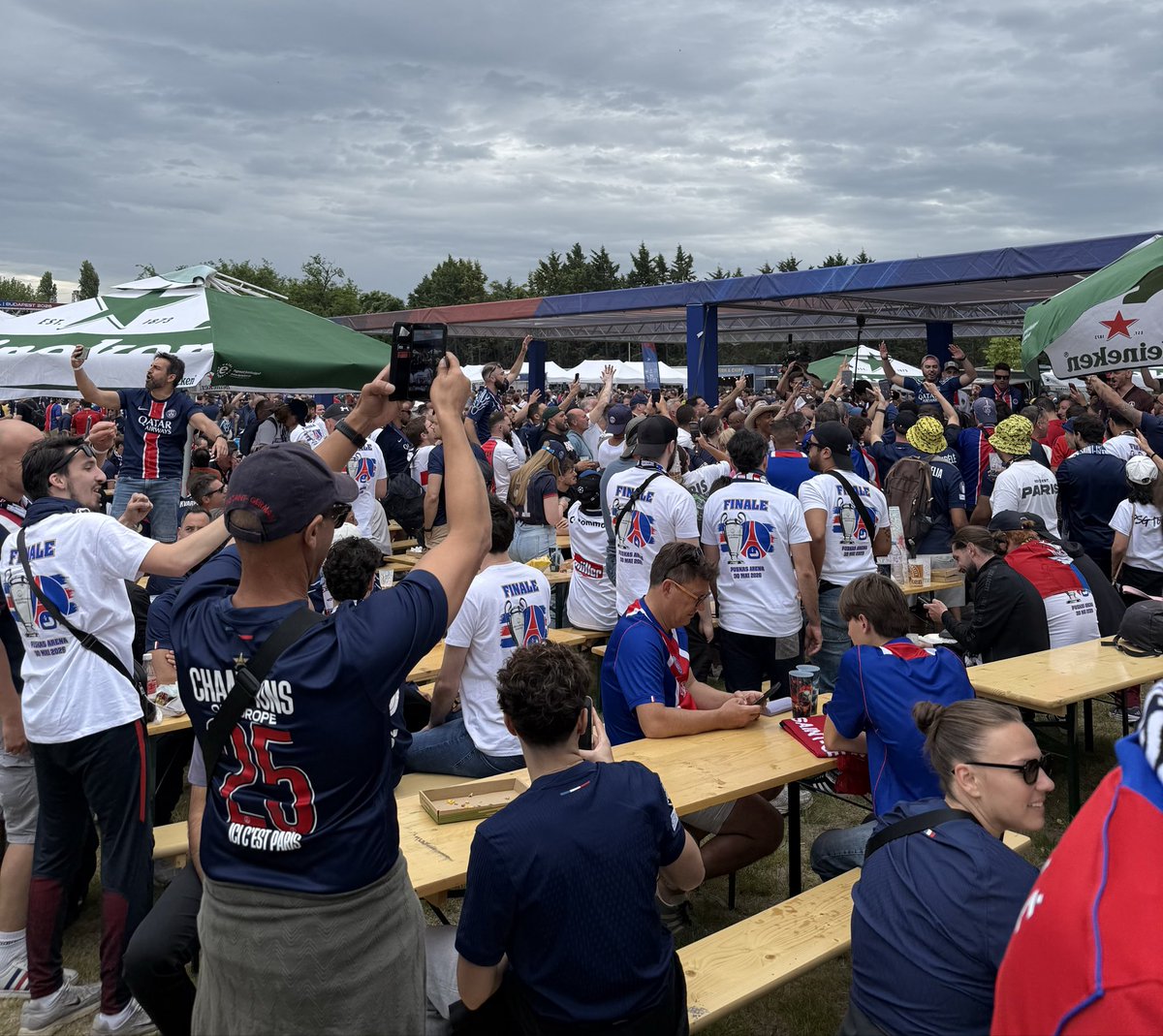 aguitton's tweet photo. Plusieurs milliers de supporters parisiens se sont rassemblés à la fan zone MTK Sportpark près de la Puskas Arena. L’ambiance monte à 5 heures du coup d’envoi. #PSGARS https://t.co/cbT9RgoUvB