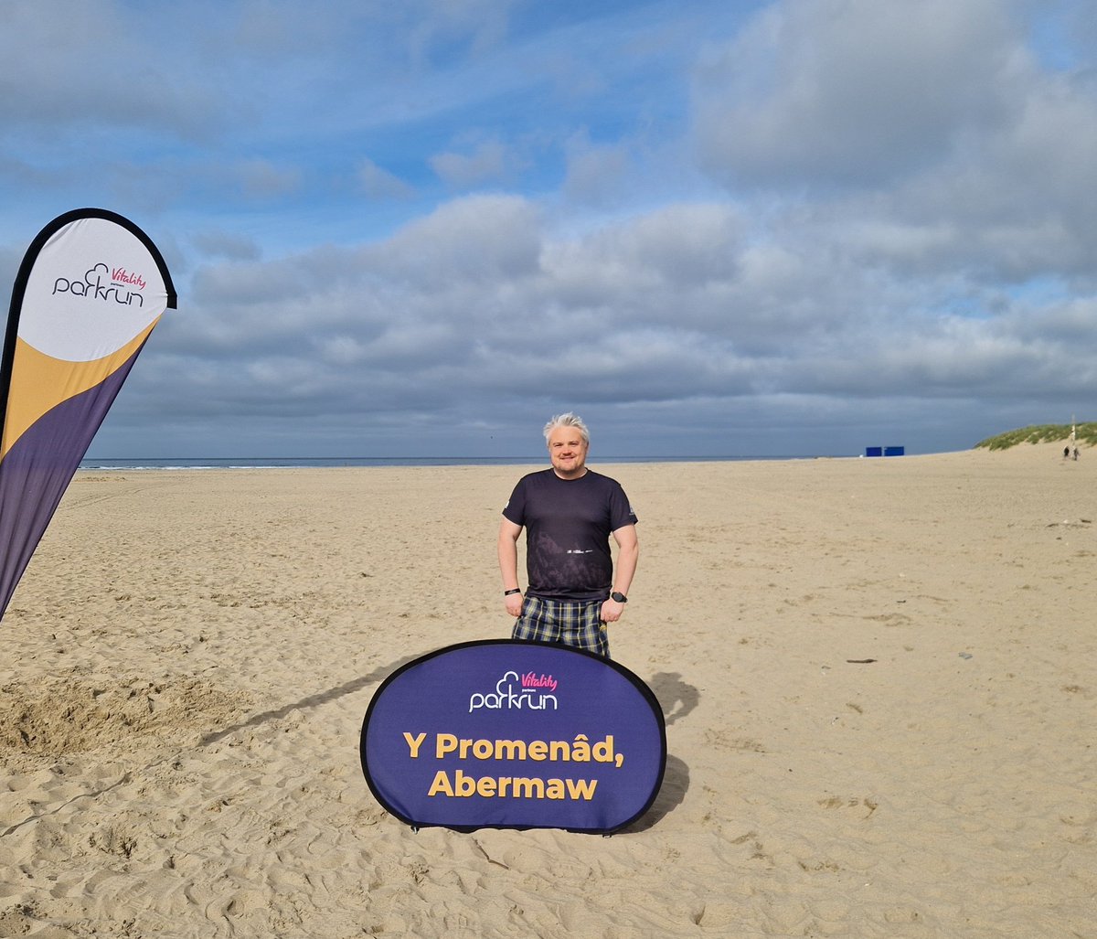 JayRoberts86's tweet photo. Ran my anniversary parkrun today at Y Promenâd, Abermaw, 11 years since my first one. Lovely scenic parkrun and friendly volunteers. https://t.co/H9gncrVnMy