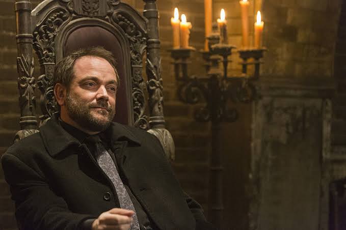 j2_w_fangirl's tweet photo. I can't believe my birthday twin is King 👑 Crowley 😍🥳❤️. Happy birthday my favourite @Mark_Sheppard 🫶 https://t.co/GIT5mBUEiW