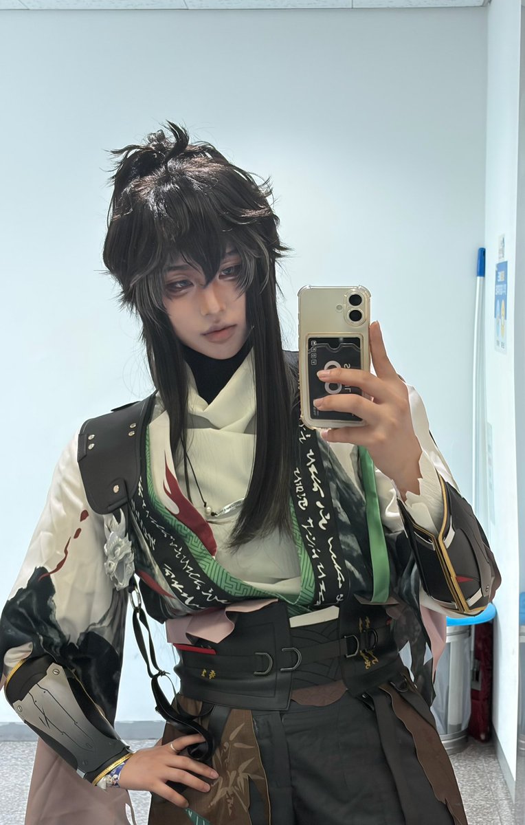 B_seasam_cos2's tweet photo. 내일은 루크(w.여랑자)로 만나요 ~ https://t.co/tokaoOiWWM