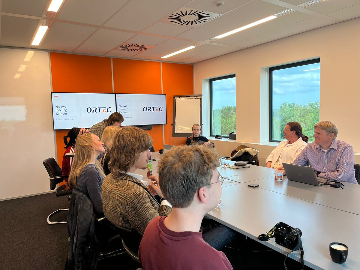 MandevilleAC's tweet photo. Recent waren de studenten op bezoek bij de board van ORTEC. Natuurlijk om hen te adviseren over de toekomst. Wat een succes. Well done, well done.
#Mandeville #ORTEC #gouda https://t.co/5BOJsK1auH