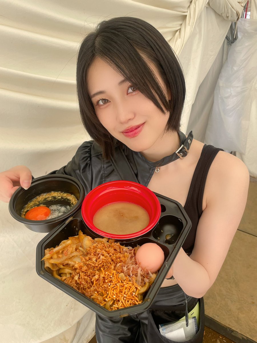 三吉織乃 tweet media