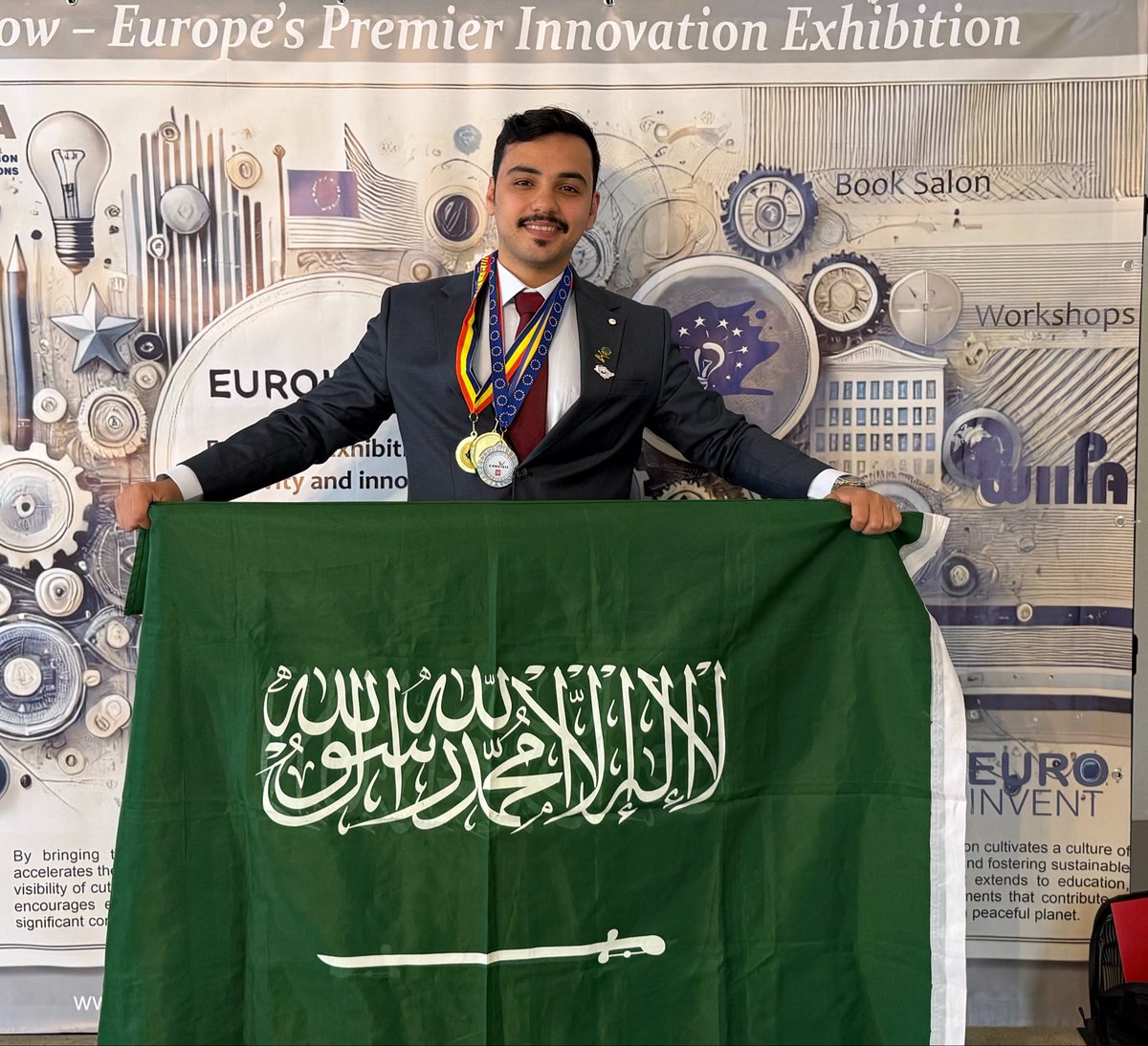 turkienezi9's tweet photo. بفضل الله وتوفيقه، حقق مشروعي M.B.S إنجازًا دوليًا مميزًا خلال مشاركته في المعرض الأوروبي للإبداع والابتكار (EUROINVENT 2026)، الذي أُقيم في مدينة ياش، رومانيا، بمشاركة نخبة من المبتكرين والباحثين من مختلف دول العالم.

وقد تُوّج المشروع بفضل من الله على 3 جوائز :
🥇دبلوم وميدالية EUROINVENT الذهبية 
🥇 دبلوم التميز والميدالية الذهبية 
مقدمة من الجامعة التقنية في كلوج نابوكا إحدى أبرز المؤسسات الأكاديمية والتقنية في رومانيا.
🏅 الجائزة الخاصة للتميز مقدمة من القمة الدولية للابتكار التابعة لدولة لبولندا، تقديرًا للابتكار والأثر المتميز الذي يقدمه المشروع.
الحمد لله أولًا وآخرًا ..