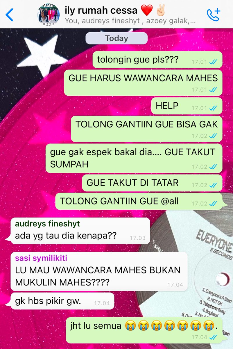 rayievermore's tweet photo. #hyeiteen hanindya as cewek ipa yg hobinya diem dikelas, penakut dan panikkan bgt orangnya, tau gossip pun cuma dari sahabatnya. harus berurusan sama mahes as cowok ips terkenal sbg preman sekolah yg suka tawuran setiap malem, tapi kerennya punya band yg viral tiap manggung 🎸🎶 https://t.co/rT96iI5VUu