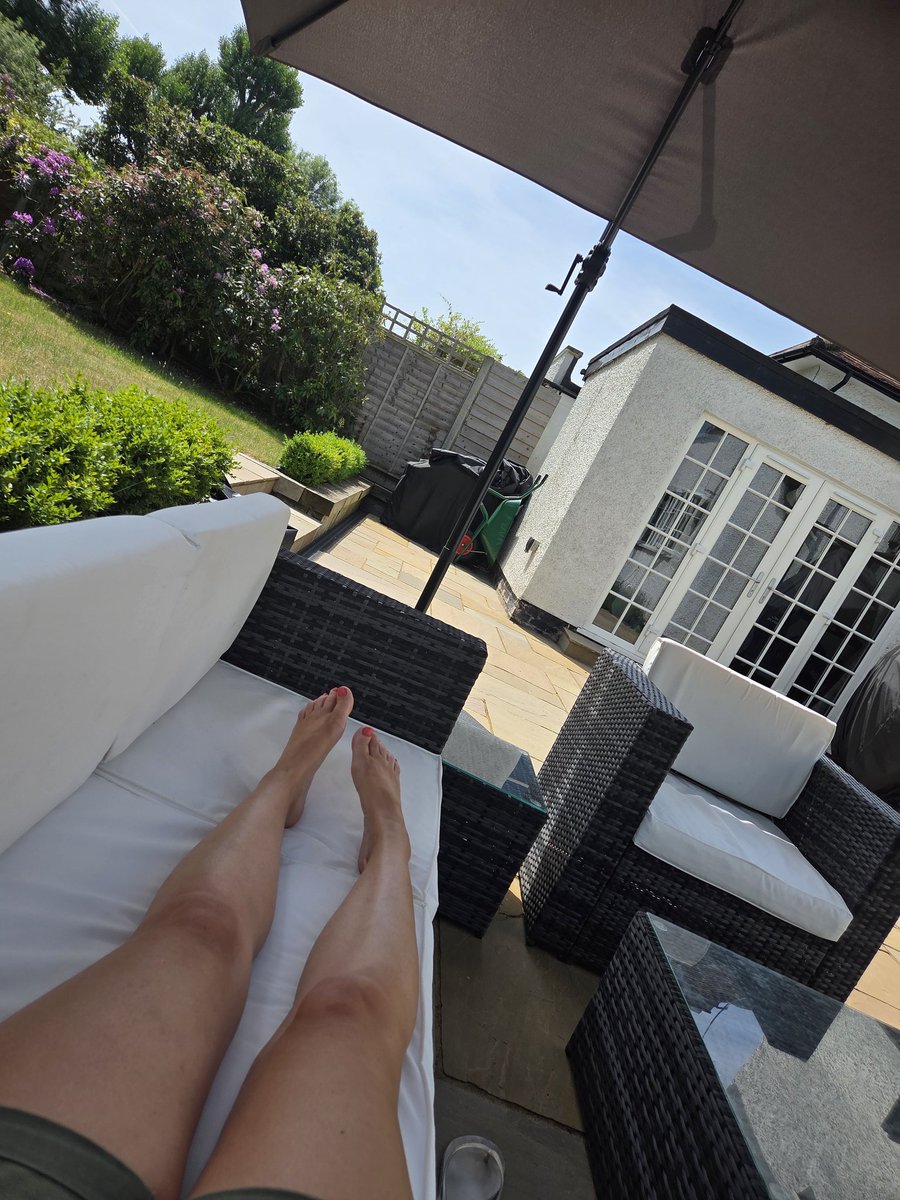 unwantedgherkin's tweet photo. I think I'll be spending most of my day under this shade in the garden. Have zero motivation to do anything, even though I have to pack for little trip to Bruge tomorrow. Yes, the Forest fan has had the pleasure of being my spouse for 25 years (on Tues) π€£ #silverwedding https://t.co/YK1W2BGohs