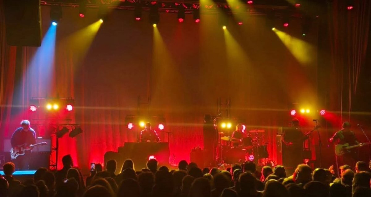 Bunnymen's tweet photo. Heck yeh Nashville! Thanks for another mega night. 📷
📷 Chip Wilkins https://t.co/vcx9OeRAHe
