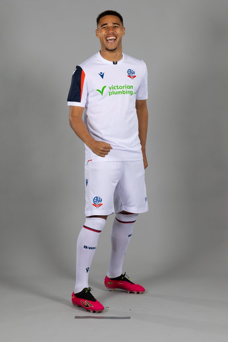 OfficialBWFC's tweet photo. ⚪️
⚪️
⚪️

Have you pre-ordered yours yet? 😍

#bwfc