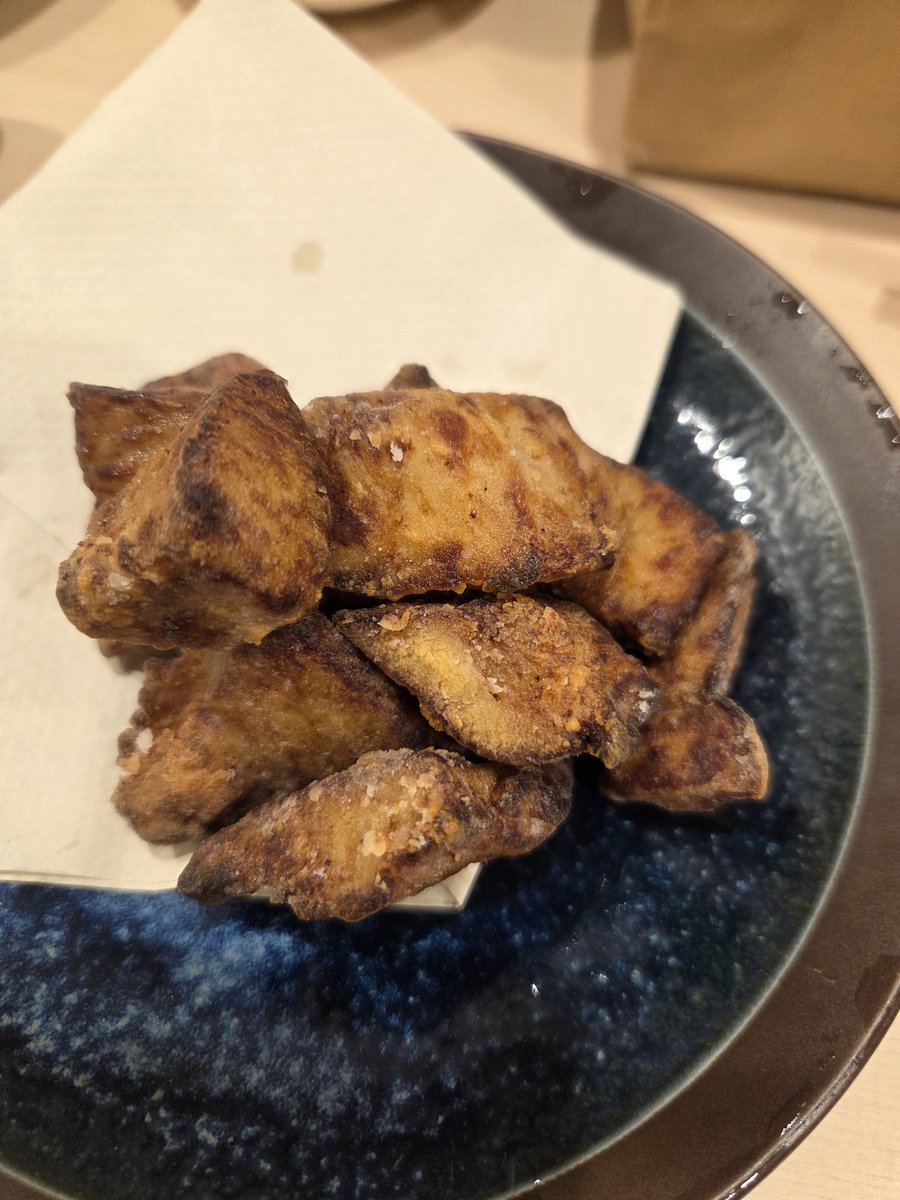 maromaro25's tweet photo. いやあ、頼んでないのに美味しいのが来ます😊 https://t.co/HtuUB88n8C