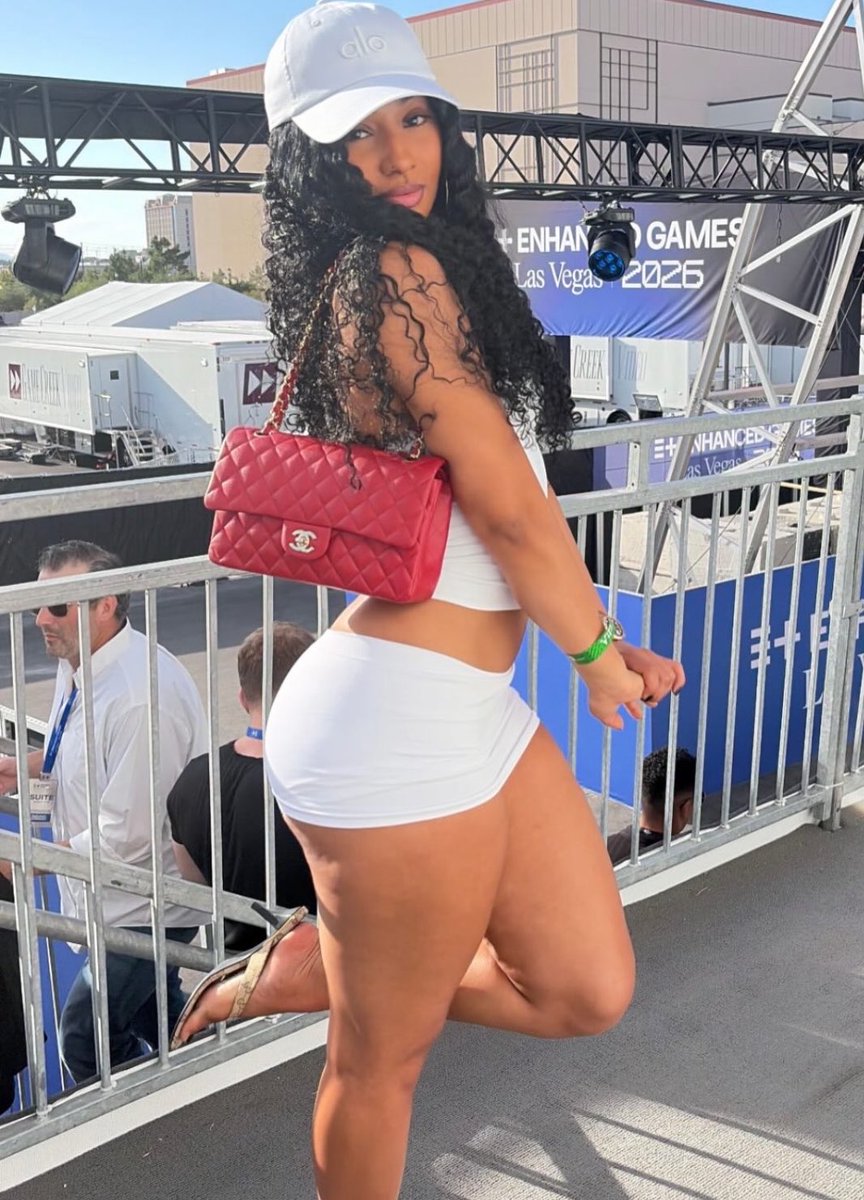 Lana tweet media