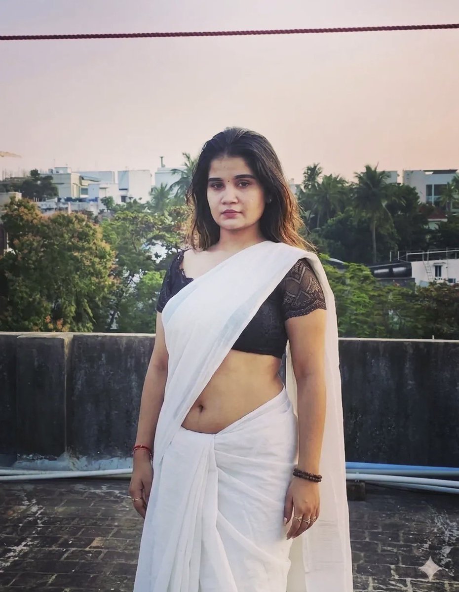 Hiraa_at's tweet photo. Josceline aunty 
#instgram #actress https://t.co/kaOzPgyLf8
