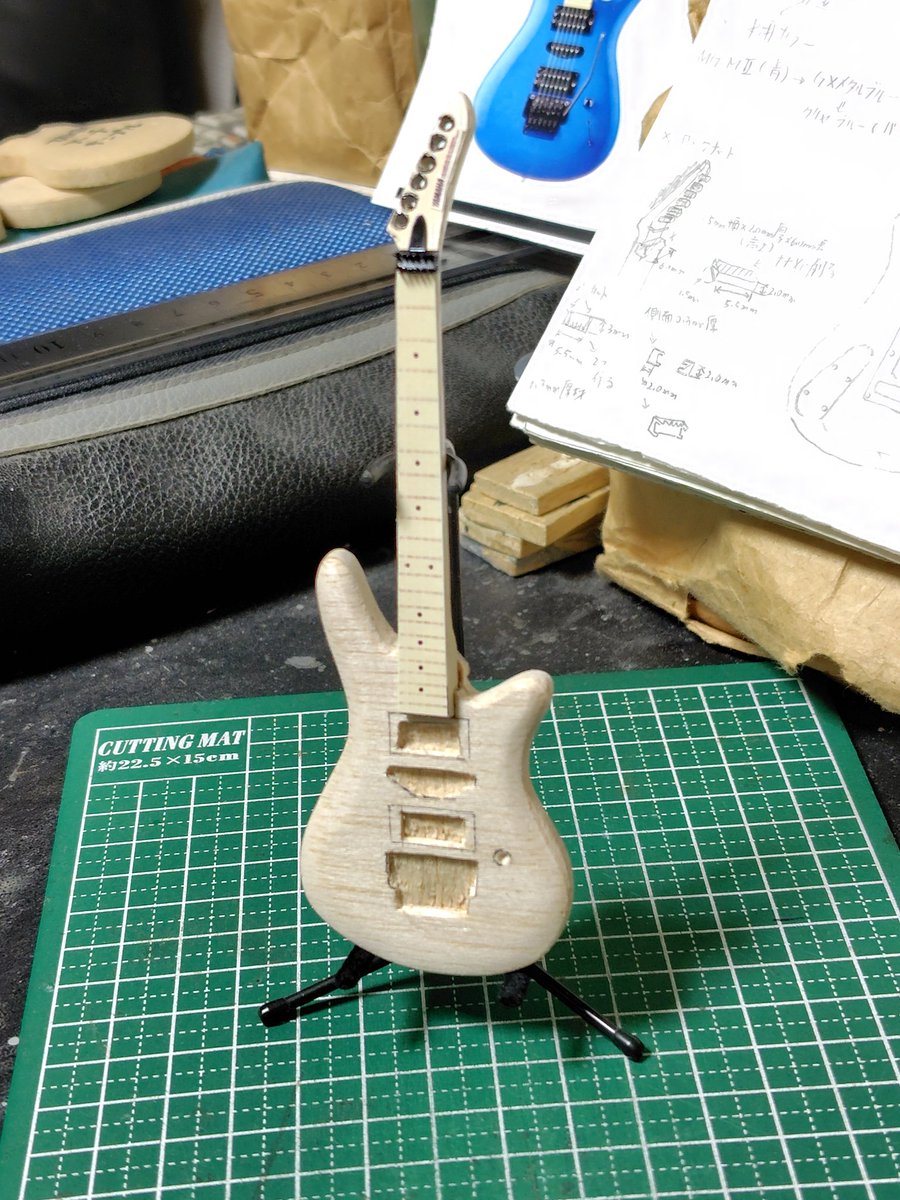 TEN　YAMAHA CPX900 MB　ミニチュアギター模型 やり直し製作中YAMAHA MG-Mミニチュアギター🎸 ボディの準備終わった