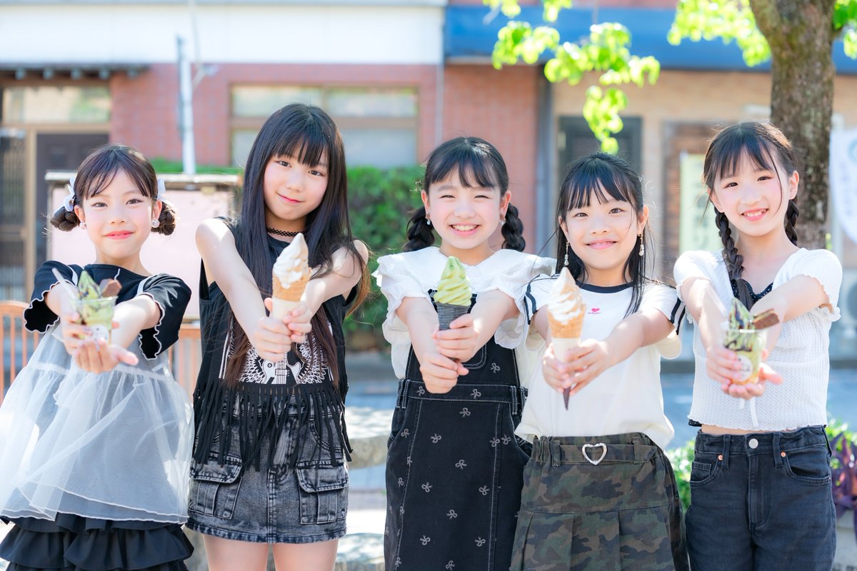 emerald1901303's tweet photo. 2026.5.17 
かえでﾁｬﾝ(@sa149421)
すみかﾁｬﾝ(@Dream1Best)
みうﾁｬﾝ(@miumiu_miaaa410)
めいﾁｬﾝ(@MEIMEI_pktn)
りんなﾁｬﾝ(@LINNA86795558)

#StarLightProduction #長崎超絶美少女隊 
#スターライト #小4チーム(笑) https://t.co/8yKbujEuTv