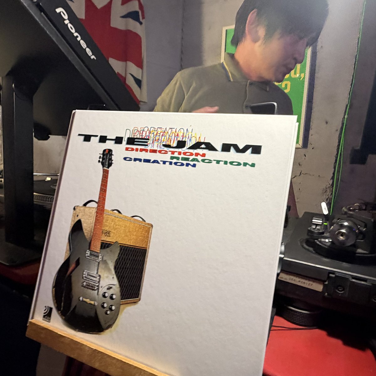 これはCD? もはやLPサイズの豪華本 重そうwww デラックスな✨ ポール
