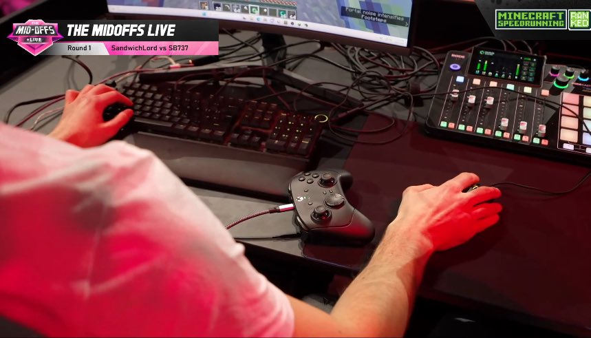 httpJacquie's tweet photo. sb using half controller and half mouse for minecraft is crazy to me https://t.co/7TScuTgR6X