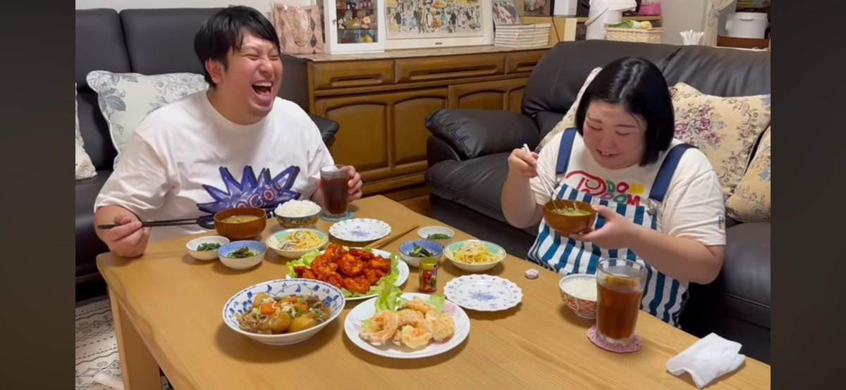 madao0704's tweet photo. マユリカと紅しょうがの旅や食事シーンが好き。
あと、ジャンボと熊本プロレスの食事最高！
本当楽しそう😊 https://t.co/XBMNYp7vVj