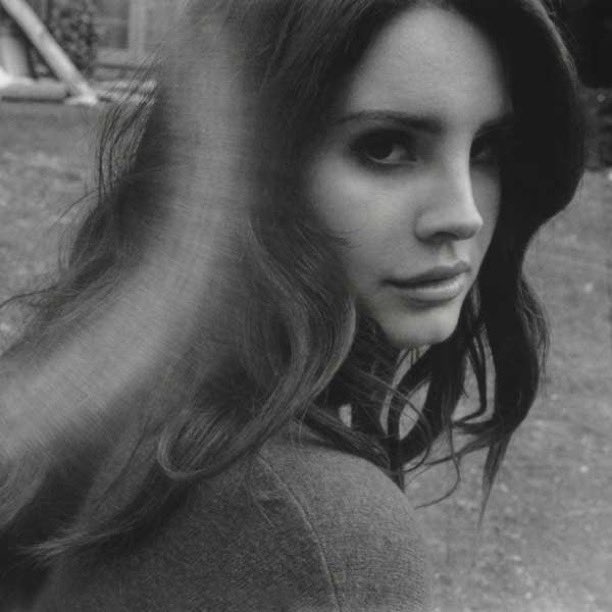 Archive_LDR's tweet photo. Lana Del Rey photographed by Neil Krug for Ultraviolence, 2014 https://t.co/vd1tKE8zvf