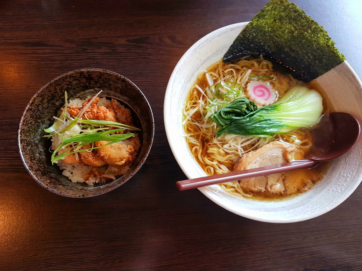 realdoitsu's tweet photo. おそらく海外で1番のラーメン激戦区だと思われる🇩🇪デュッセルドルフ。
インマーマン通りを中心に10店舗以上もあり、とんこつから北海道味噌ラーメン、鶏白湯に東京ラーメンなどよりどりみどりです🍜
📍Düsseldorf

https://t.co/nQ8Rr2V5mX https://t.co/mPOUBRdrVg