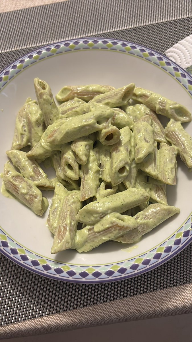 ilfukruniciano_'s tweet photo. pennoni rigati ricotta e pesto 

era da tempo che non postavo, so che vi mancavo https://t.co/WbQumL5ULj
