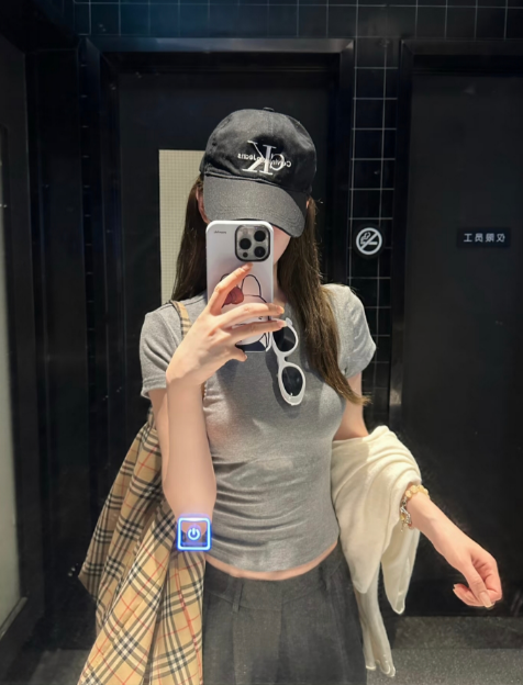 certututu's tweet photo. 非要是妹妹吗，姐姐不行吗 https://t.co/OAGKy2JPoq
