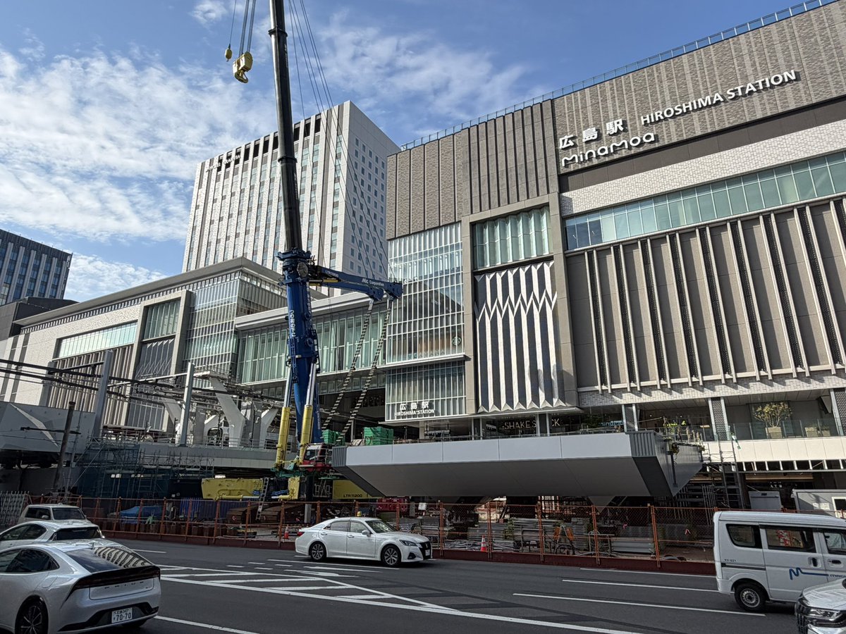 dbbxt245's tweet photo. 大屋根の中央部分が架けられるまであと2日！
久しぶりに景色に変化が見られますね！！ https://t.co/GS728JT5KK