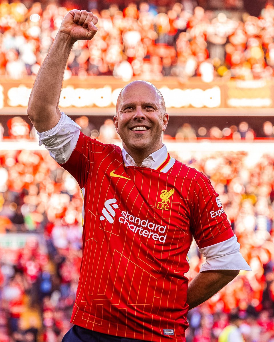 ada_cotugno's tweet photo. Slot ha vissuto benissimo l’anno post Klopp vincendo la Premier League, ma dopo l’ultima stagione era davvero il momento di lasciare la panchina. Al suo posto intriga tantissimo Andoni Iraola https://t.co/KBTSIWlYGH