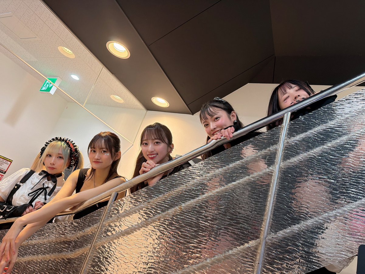 【公式】ラストレイ tweet media