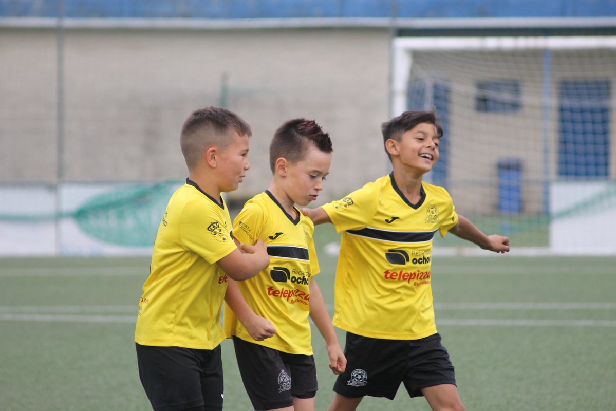 ArcadeCd's tweet photo. Primeiros resultados do Grupo A

CD Arcade 2 - 1 AXD Verdugo
SR Casablanca 3 - 1 Celta Academy
SR Casablanca 1 - 2 Casa Paco
CD Arcade 4 - 2 Celta Academy
AXD Verdugo 1 - 2 SR Casablanca 
Celta Academy 0 - 6 GP Casa Paco https://t.co/UJheZrOv8C