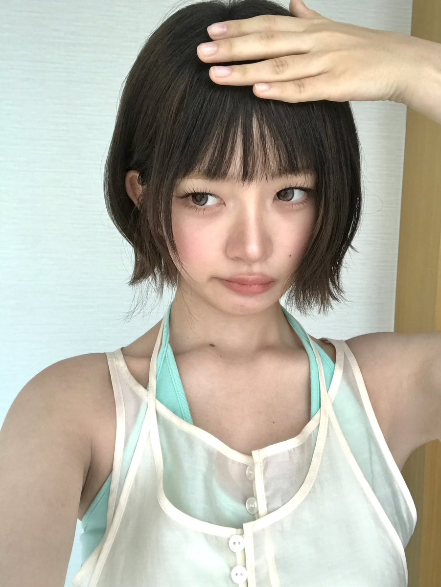 FORSUNREIS's tweet photo. choppy bangs rei after a long time 🩵 https://t.co/Vp579l4Aul