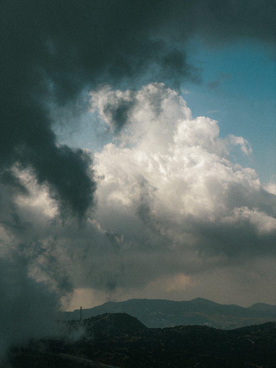 Mafolize_'s tweet photo. «أبها تتحلى بأجواء سايلنت هيل🌬️» https://t.co/sY6rGlOkIs