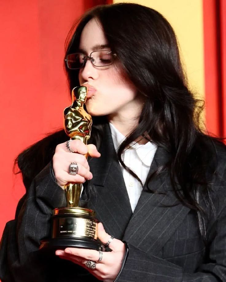eilishtesao's tweet photo. a billie fez todo mundo achar que é fácil ganhar um oscar né https://t.co/uPyHQYrx7i