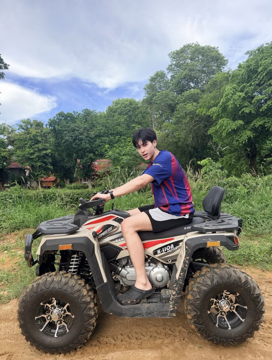 Tesh0w_official's tweet photo. 💚 30 MAY 2026​ 🗓️
📸 IG Post Update : teshow_

 🏎️🏔️🚦

#Teshow #เตโช
#TeshowPromsakha https://t.co/SvWExs8NI1