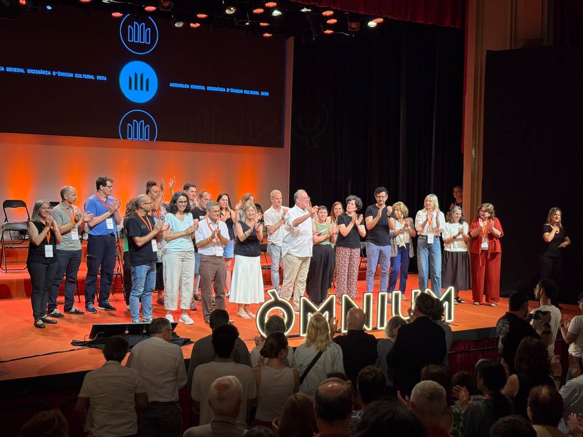 mncsls's tweet photo. Al Casino de l'Aliança del Poblenou, cloenda de l'Assemblea General Ordinària d'@omnium, que enguany celebra 65 anys de vida.

President @XavierAntich i Junta, al vostre costat i a la vostra disposició per continuar treballant junts per aquesta gran tríada: llengua, cultura i país.