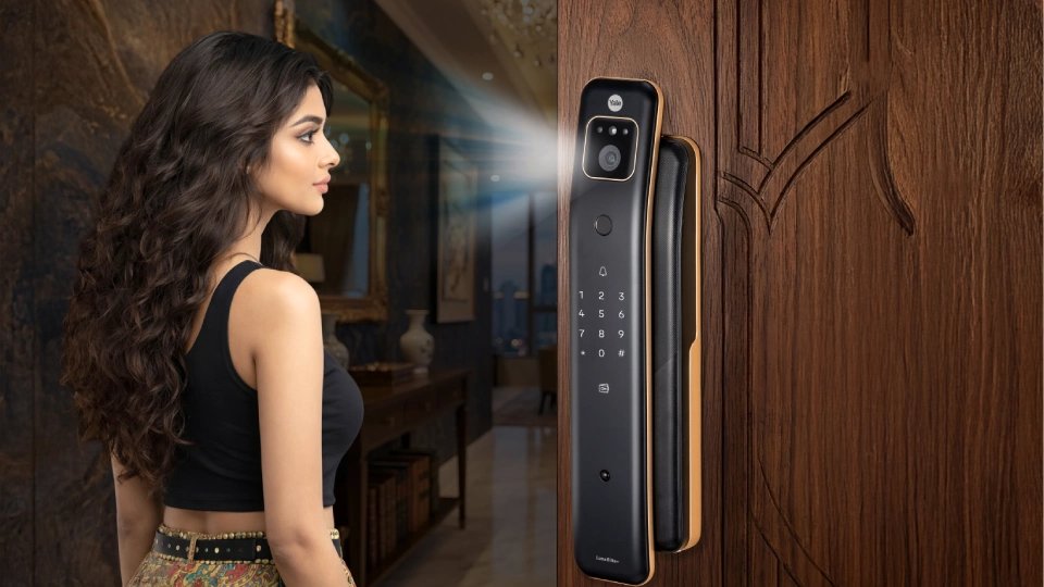 InterioBuilding's tweet photo. 🔐 Smart access. Enhanced security. Modern design.

Discover how the Yale Luna Elite+ is redefining security for homes and offices with intelligent features and seamless convenience.

Read more: Link in bio

#Yale #SmartSecurity #DigitalLock #SmartHome #BuildingAndInteriors https://t.co/bbIBVvAkKl