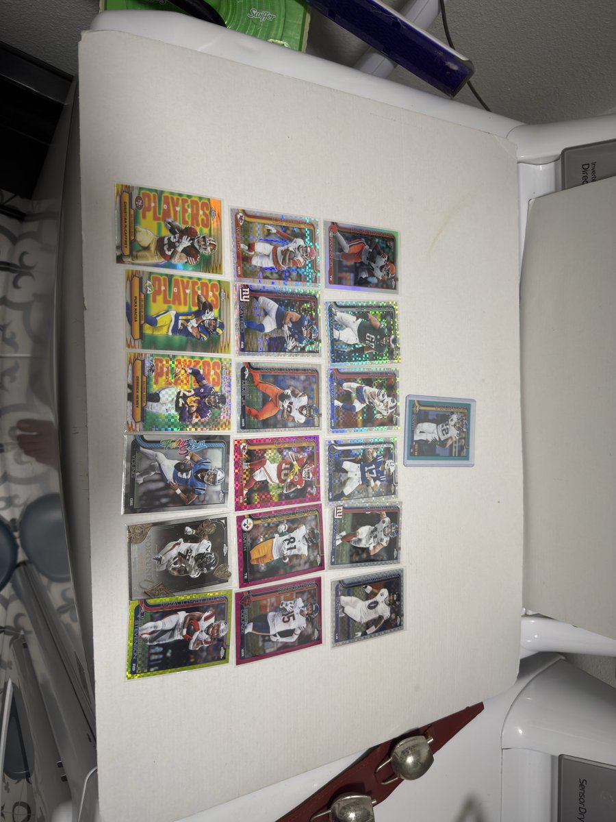 BarrettGrindle's tweet photo. @CardPurchaser First Chrome Mega Rip. Is this a decent box or what? https://t.co/ZXccvEamN8