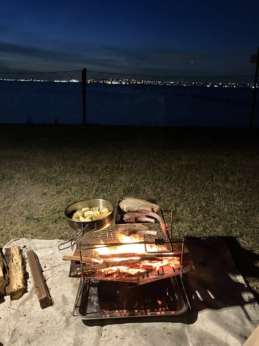 adv150ss's tweet photo. #5月のキャンプを写真4枚で振り返る

海風で焚き火料理に苦戦しました🔥 https://t.co/F6e4nIwP5y