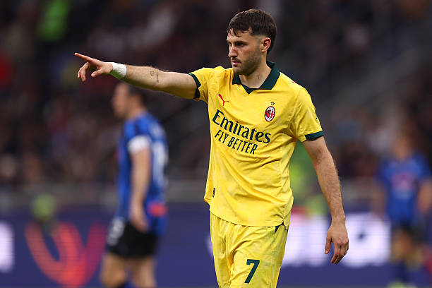Milan Posts tweet media